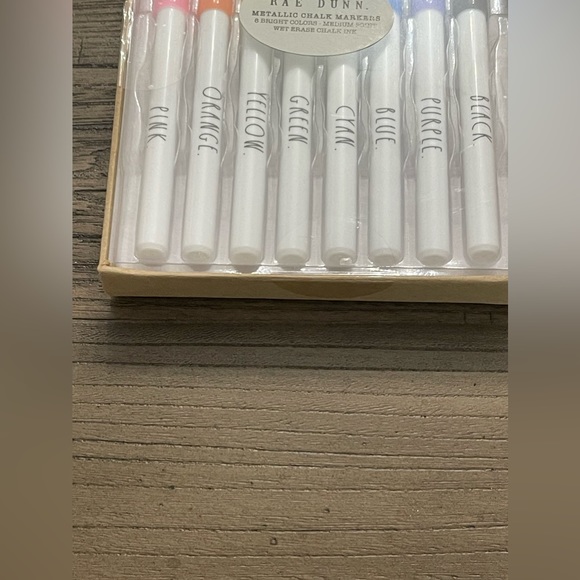 NEW Rae Dunn Medium Point Metallic Chalk Markers - 8 Bright Colors - Picture 3 of 5